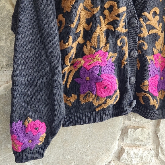 Vintage Cardigan - Picture 2 of 7